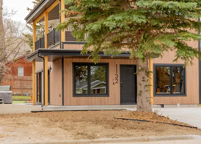 The Cowboy House- New Build 2 Blocks Off Main St - Сasa de vacaciones Cody