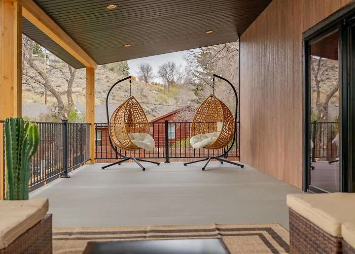 Сasa de vacaciones The Cowboy House- New Build 2 Blocks Off Main St -