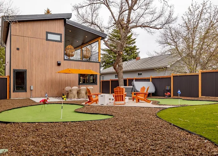 The Cowboy House- New Build 2 Blocks Off Main St - *