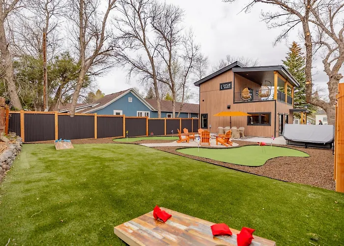 The Cowboy House- New Build 2 Blocks Off Main St - *